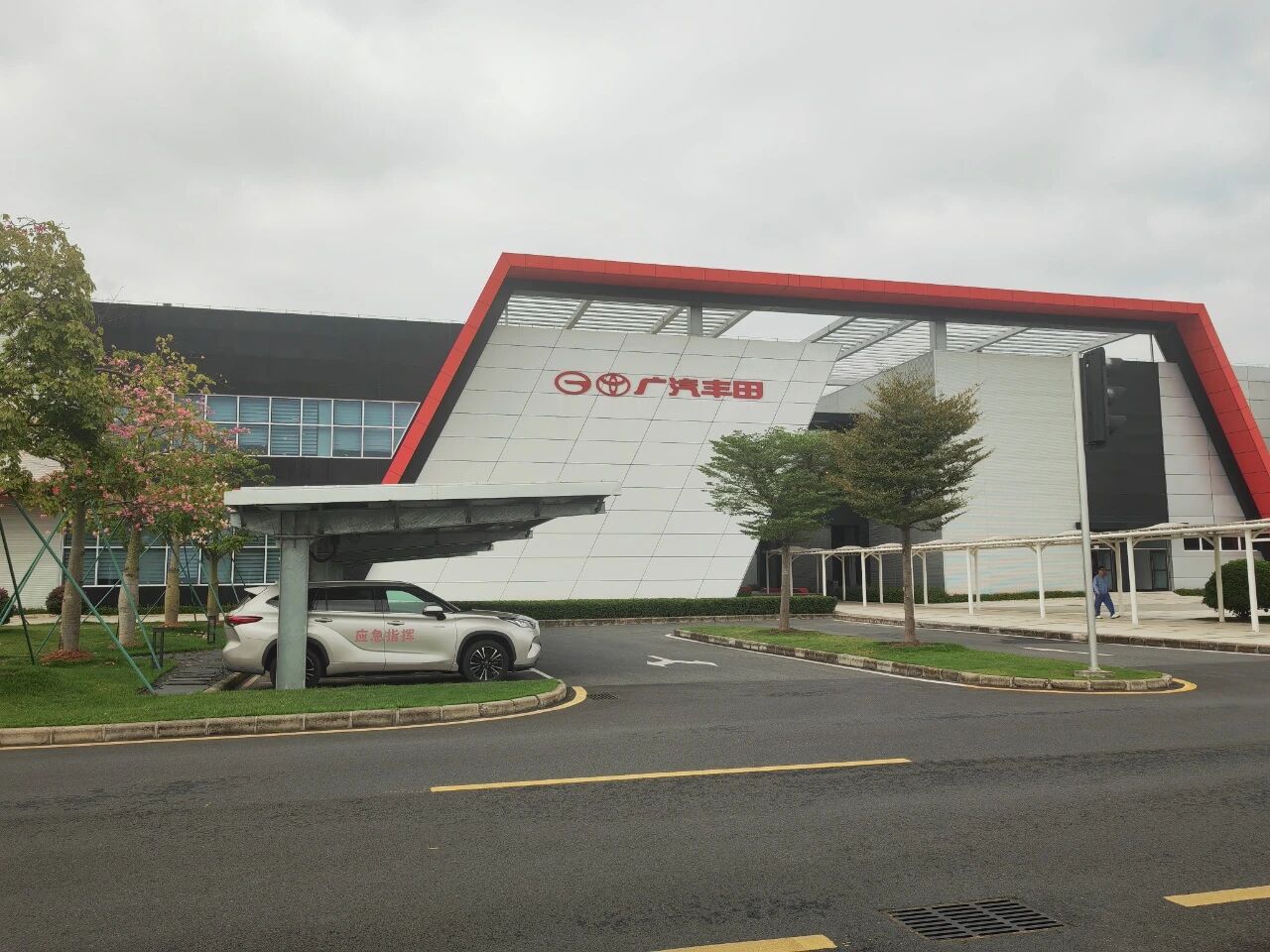 Сотрудничество WTAU и GAC Toyota способствует интеллектуальной эксплуатации и техническому обслуживанию кранов для автопроизводителей, способствуя качественному развитию отрасли.